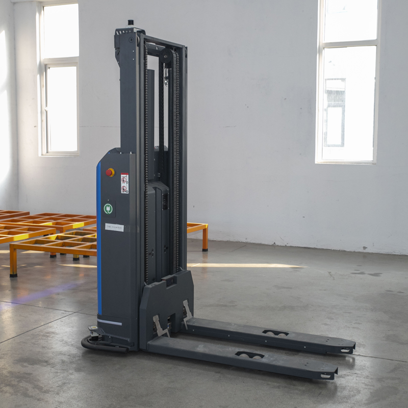 叉取堆高AGV-1400kg